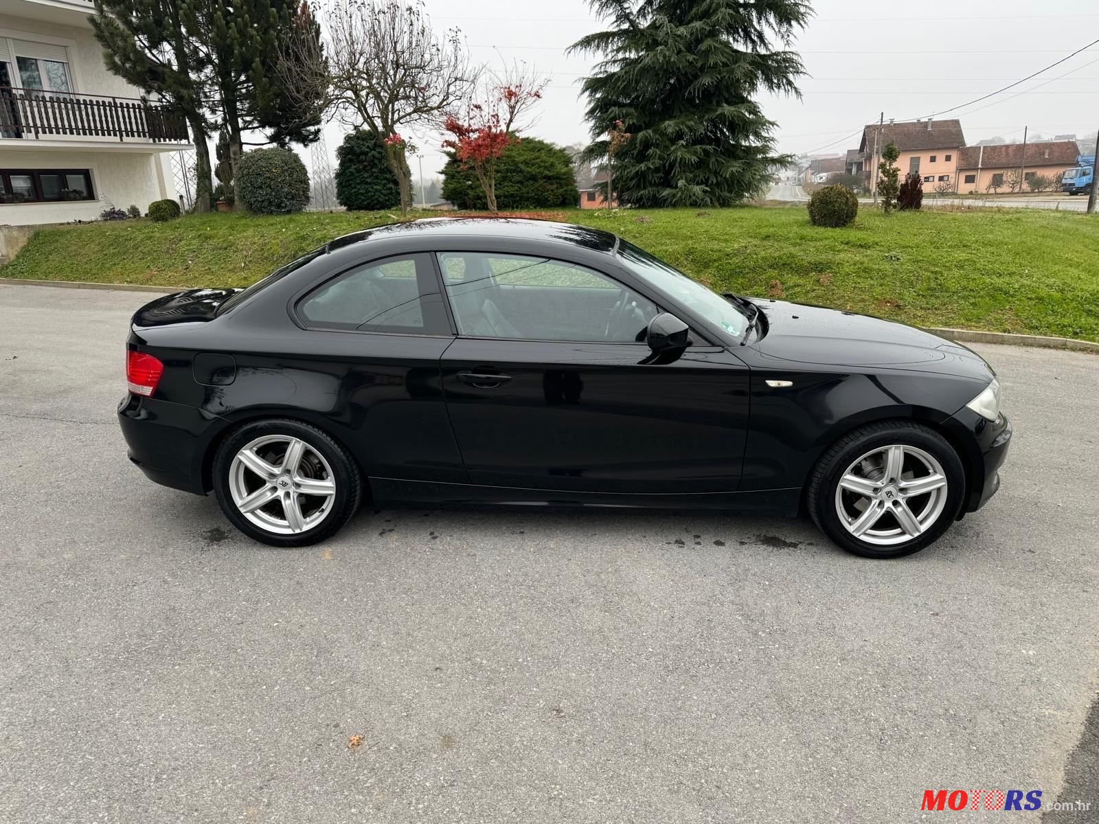 2010' BMW Serija 1 120I photo #4