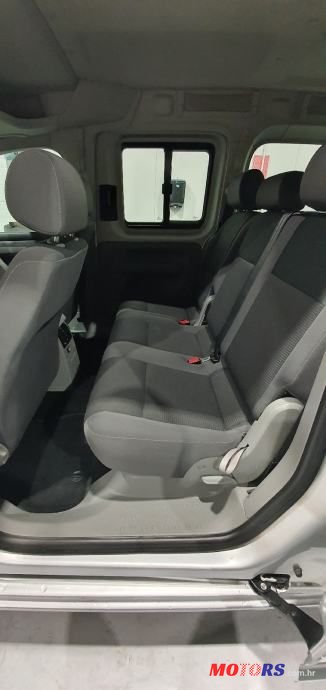 2010' Volkswagen Caddy 1,9 Tdi photo #2