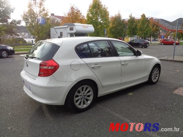 2010' BMW Serija 1 116D photo #3