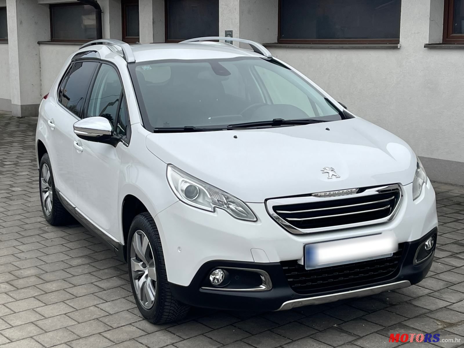 2015' Peugeot 2008 1,2 photo #3