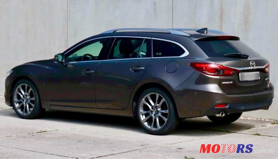 2017' Mazda 6 Sport Combi photo #4