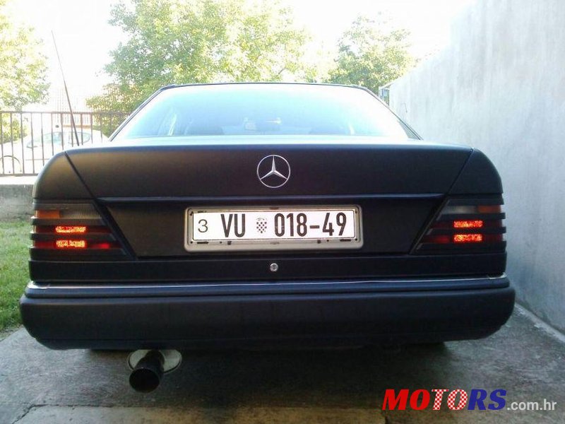 1992' Mercedes-Benz E-Class 230 photo #1