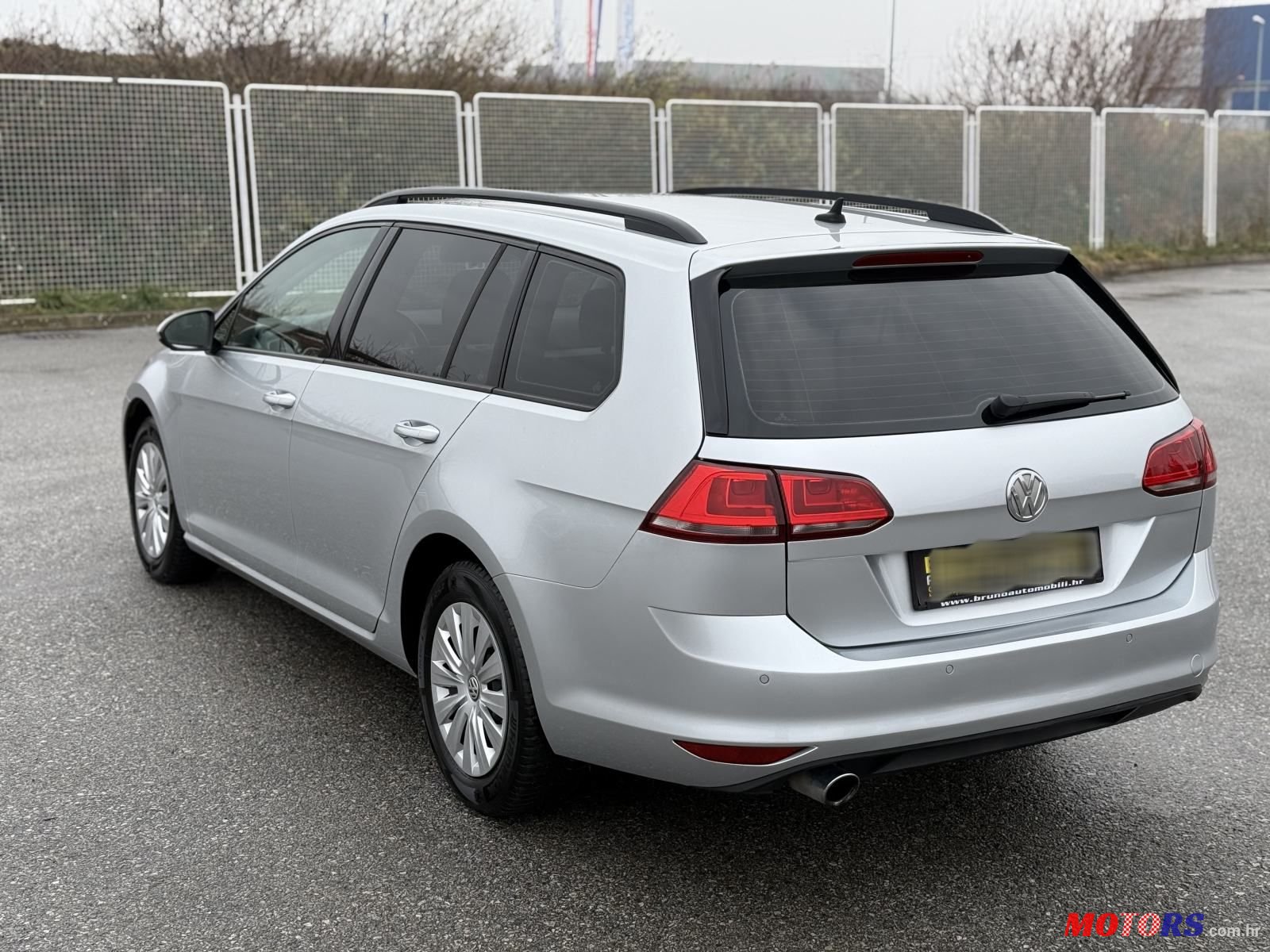 2017' Volkswagen Golf VII Variant photo #4