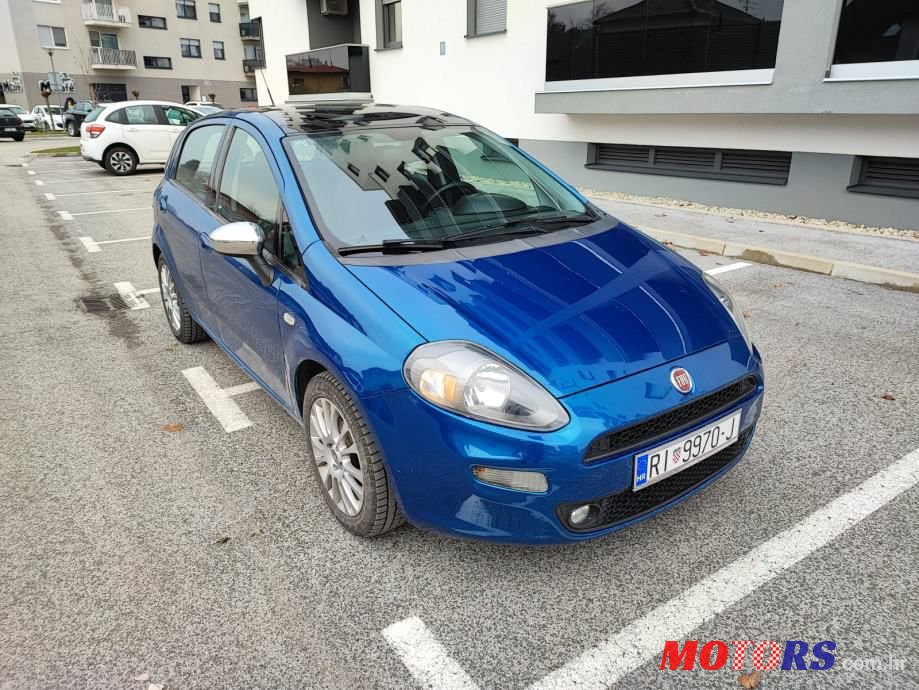 2012' Fiat Punto photo #1