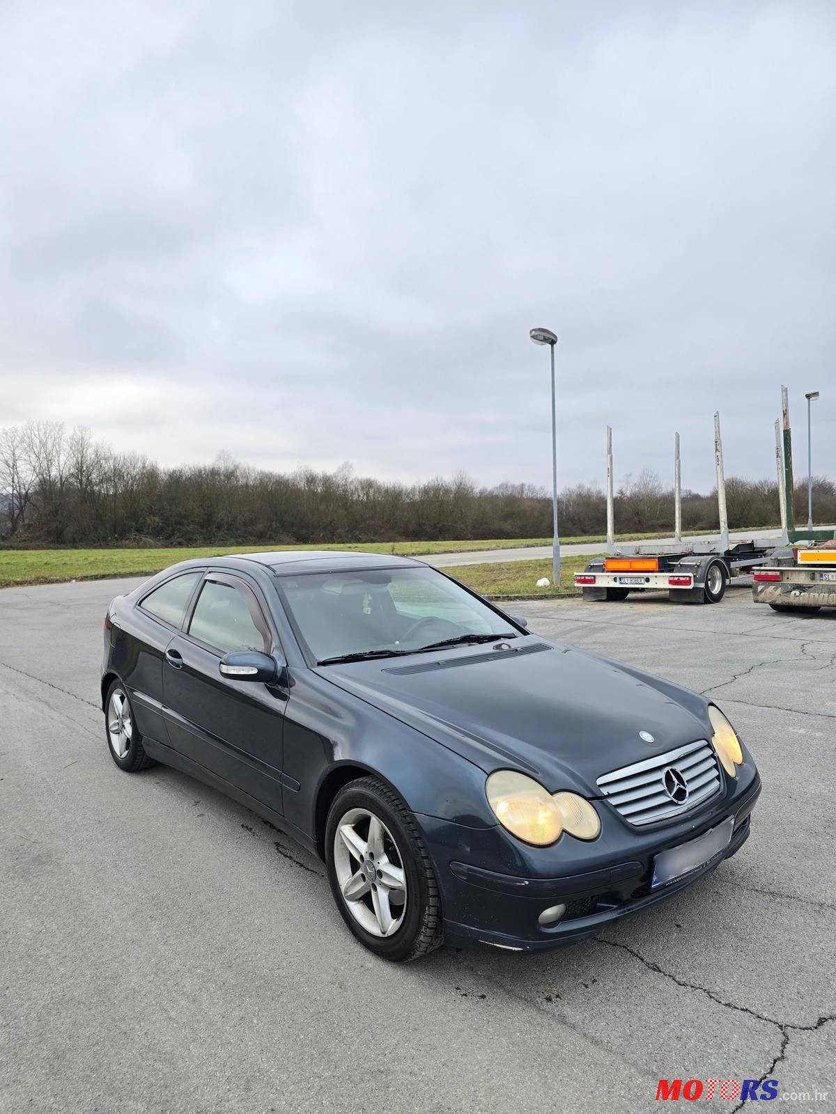 2002' Mercedes-Benz C-Klasa 220 photo #3