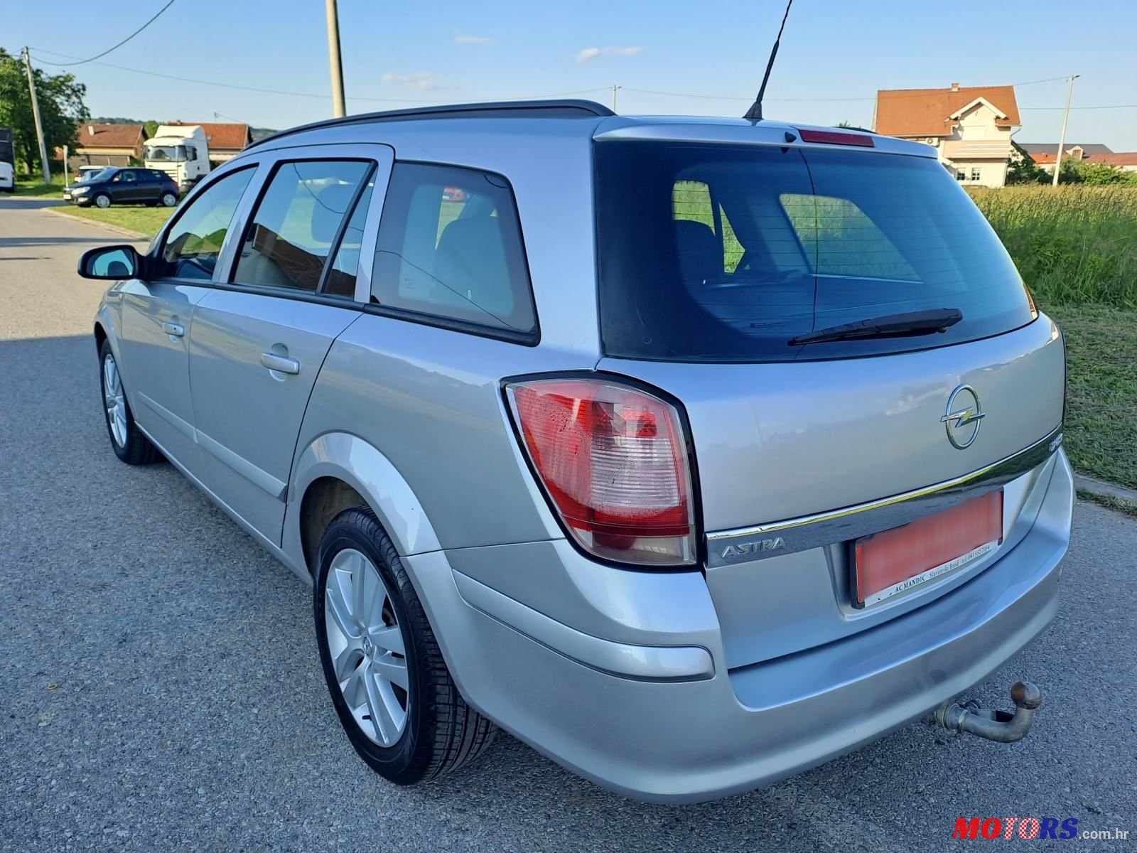 2008' Opel Astra Karavan photo #6