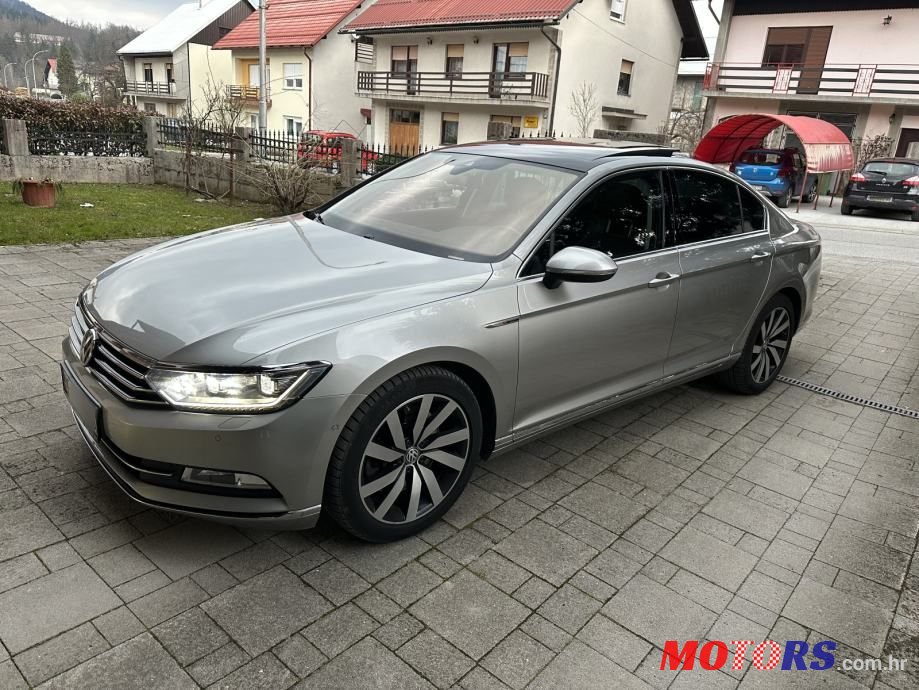 2015' Volkswagen Passat photo #5