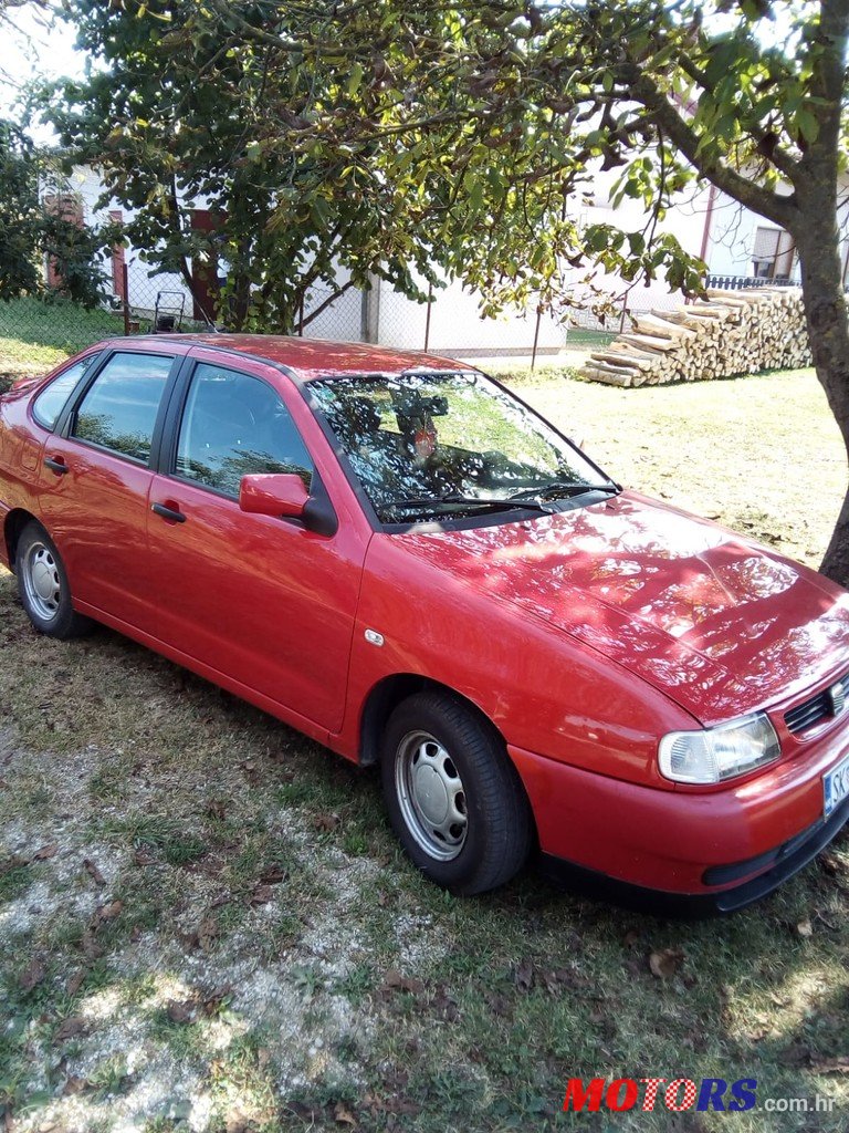 1998' SEAT Cordoba photo #1