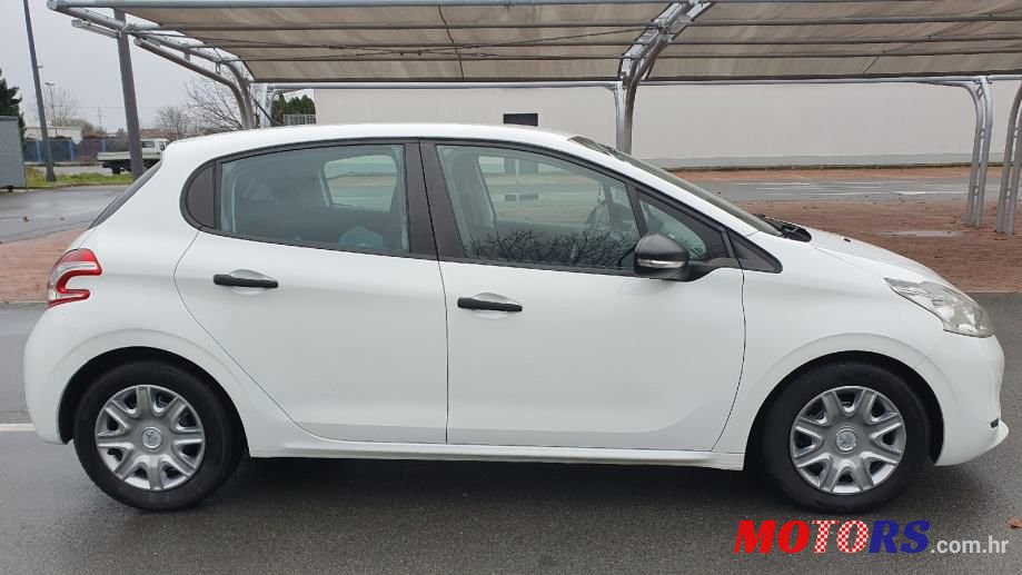 2014' Peugeot 208 1,4 Hdi photo #4