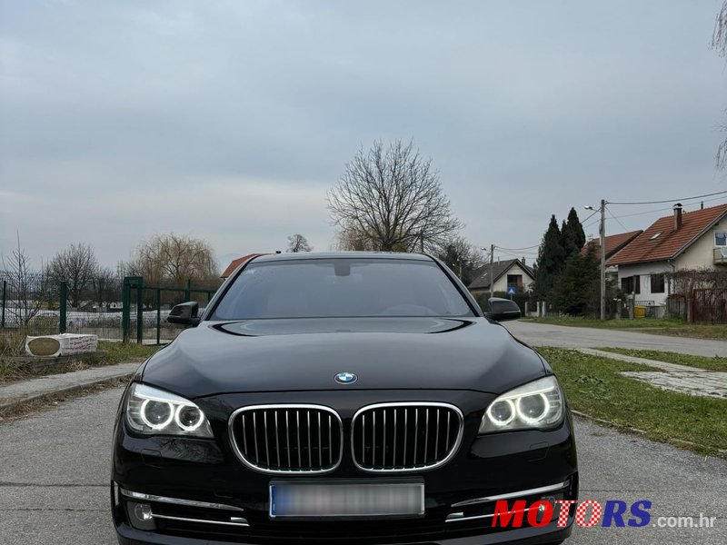 2013' BMW Serija 7 740D photo #4
