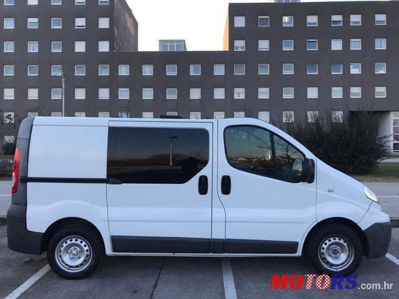 2011' Renault Trafic 2,0 Dci photo #1