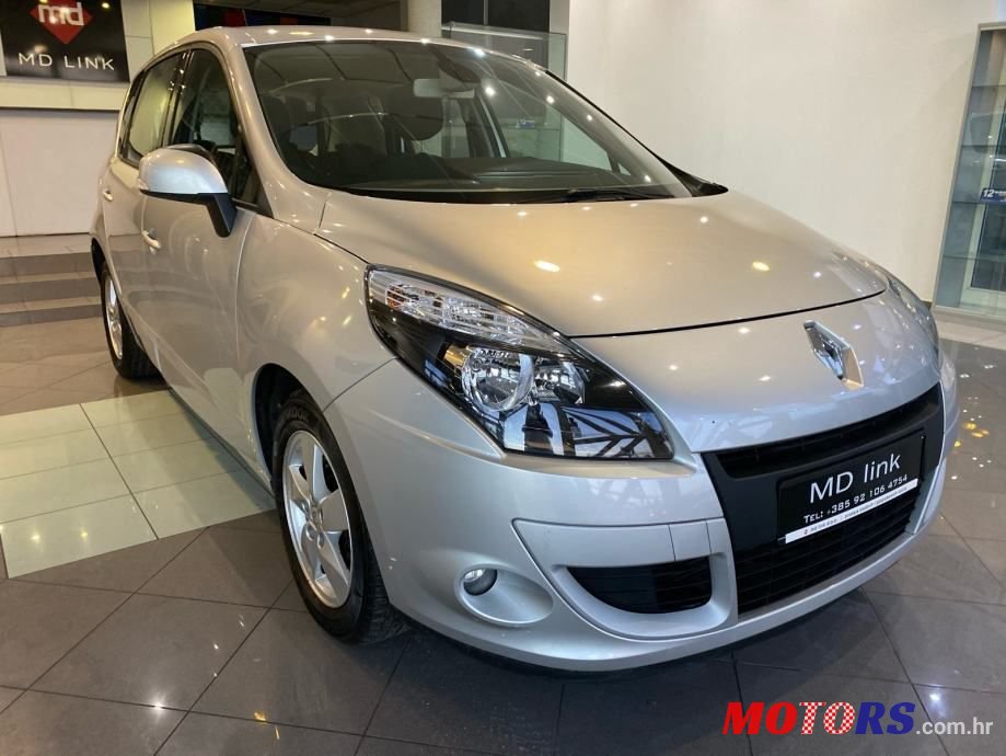 2011' Renault Scenic 1,5 Dci photo #3