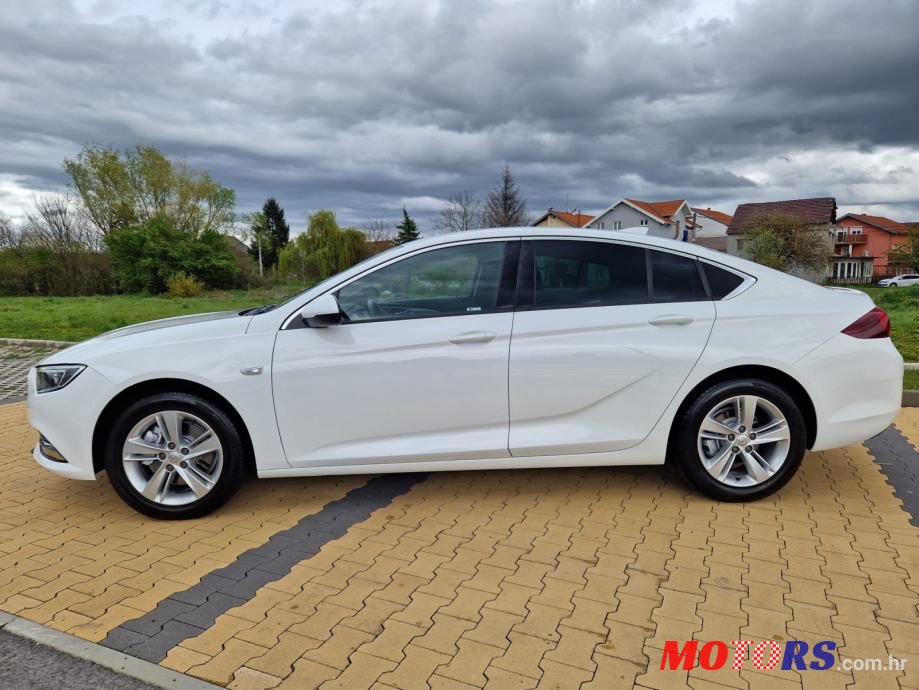 2018' Opel Insignia photo #6
