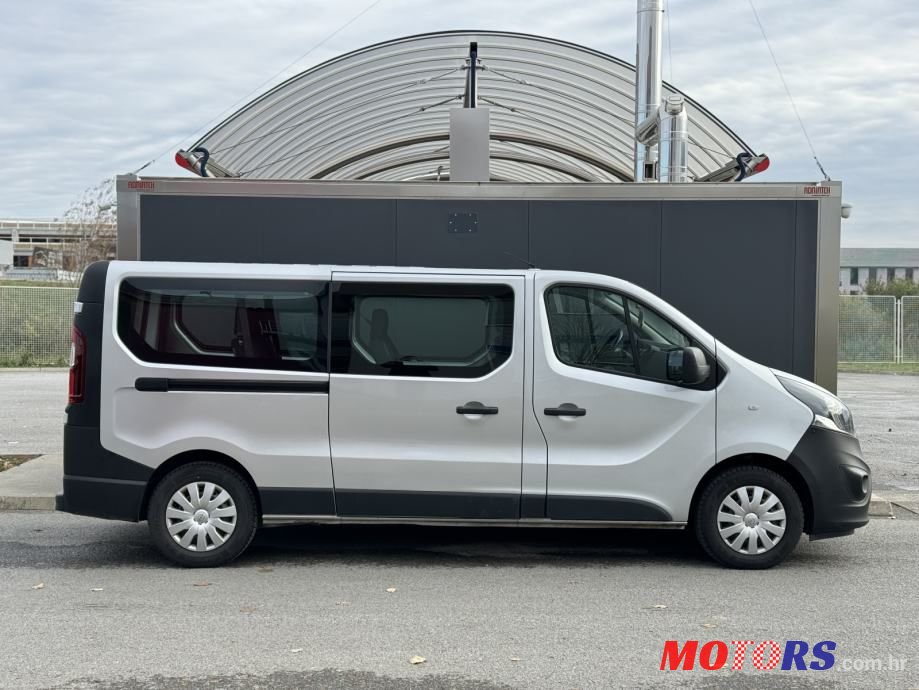 2017' Opel Vivaro photo #3