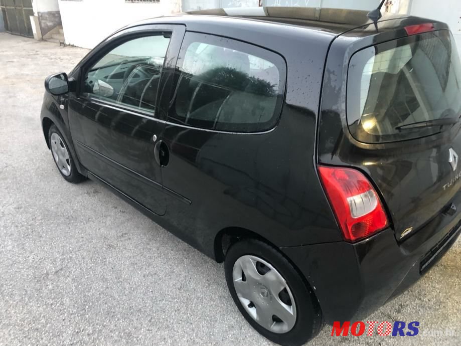 2011' Renault Twingo photo #4