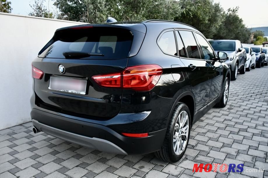 2017' BMW X1 16D photo #5