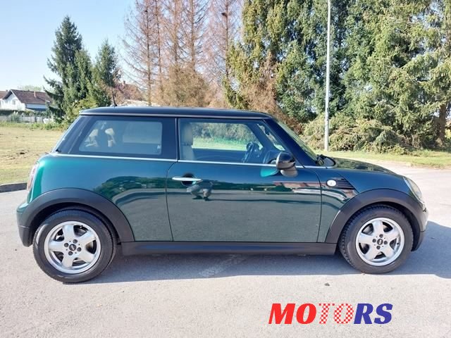 2009' MINI Cooper photo #4