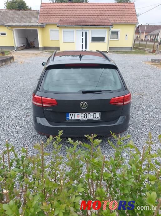 2015' Volkswagen Passat photo #2