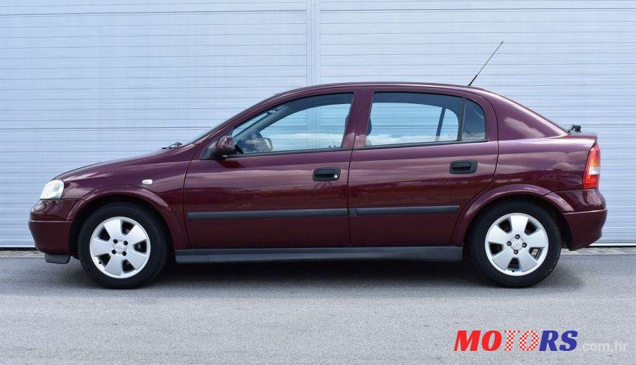 2002' Opel Astra 1,7 Dti photo #1
