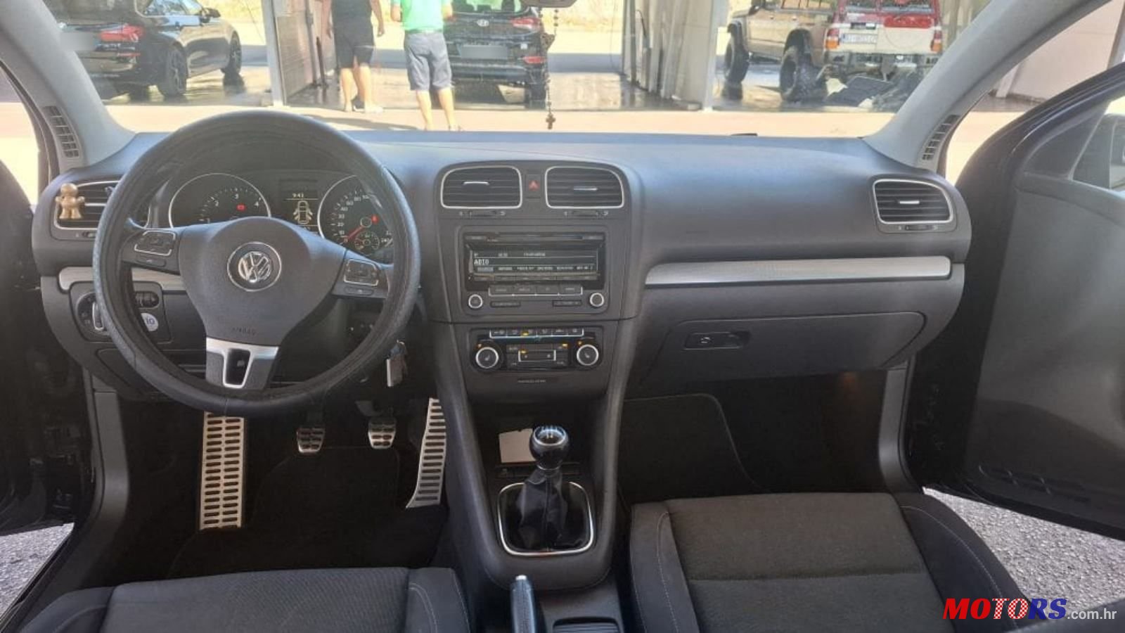 2011' Volkswagen Golf VI 1,6 Tdi photo #2
