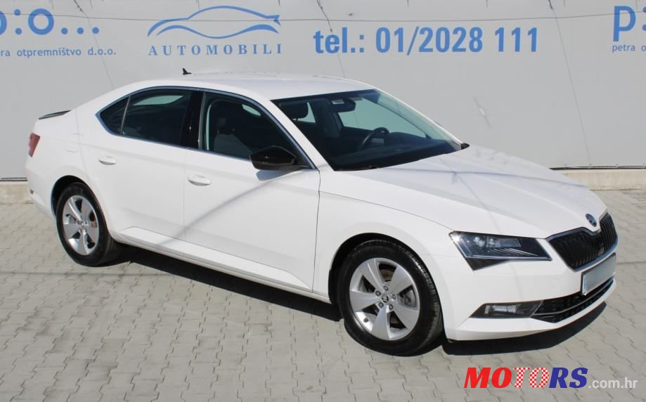 2019' Skoda Superb photo #3