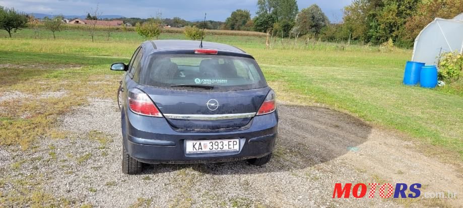 2008' Opel Astra photo #3