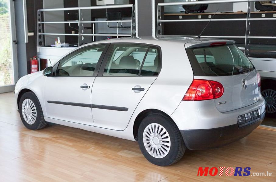 2008' Volkswagen Golf 5 1,9 Tdi photo #1