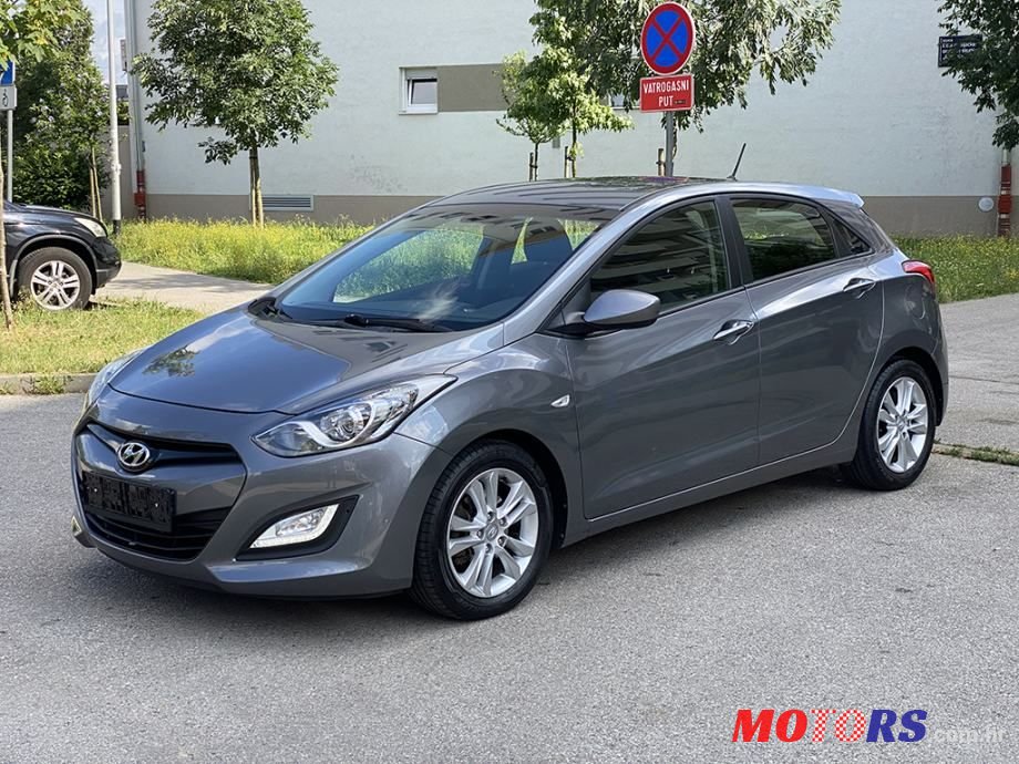 2013' Hyundai i30 1,6 Crdi photo #2