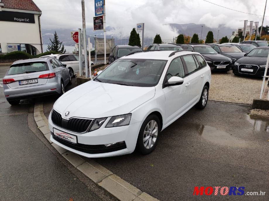 2019' Skoda Octavia Combi photo #1