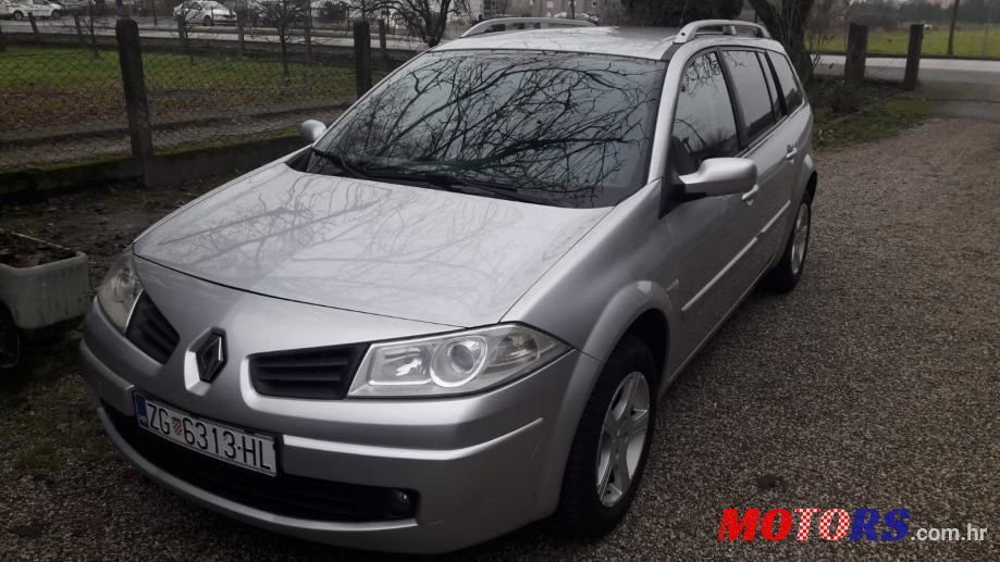 2008' Renault Megane Grandtour photo #2