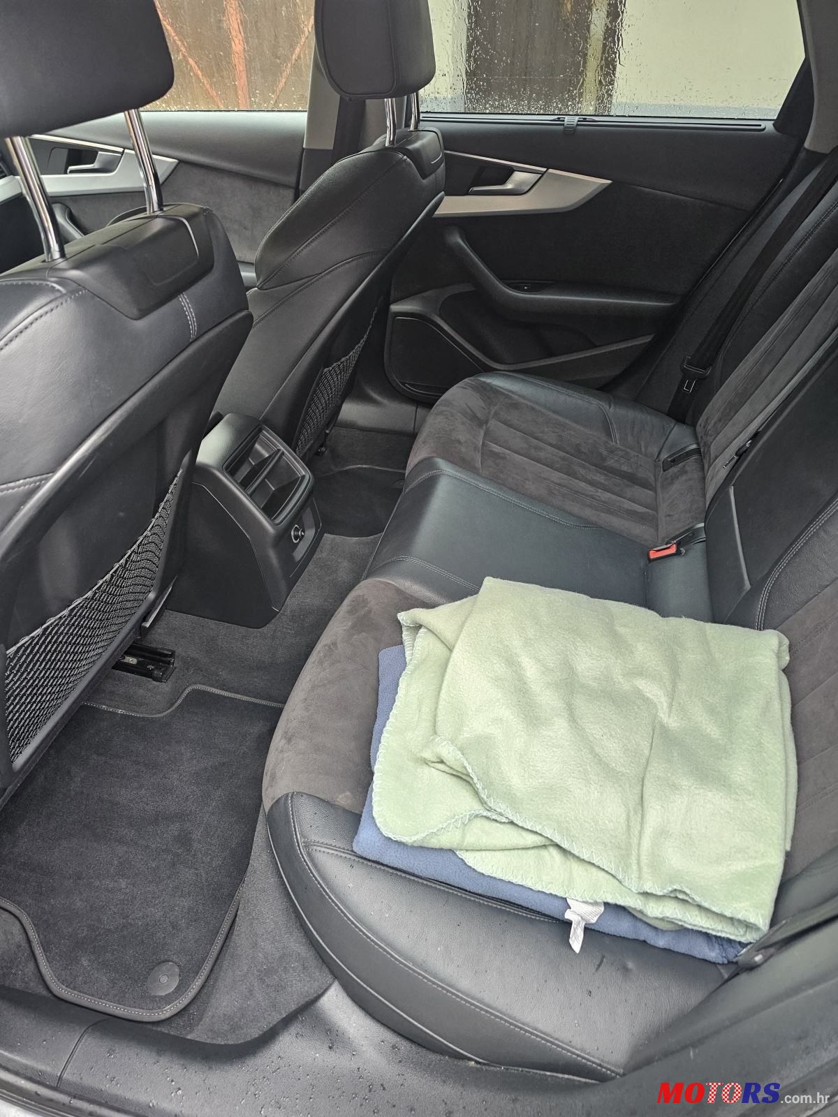 2017' Audi A4 Avant photo #5