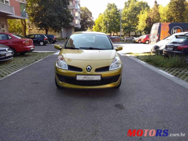 2006' Renault Clio photo #3