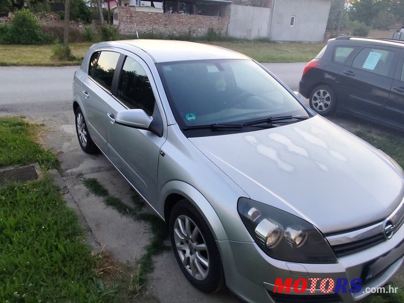 2004' Opel Astra 1,6 photo #1