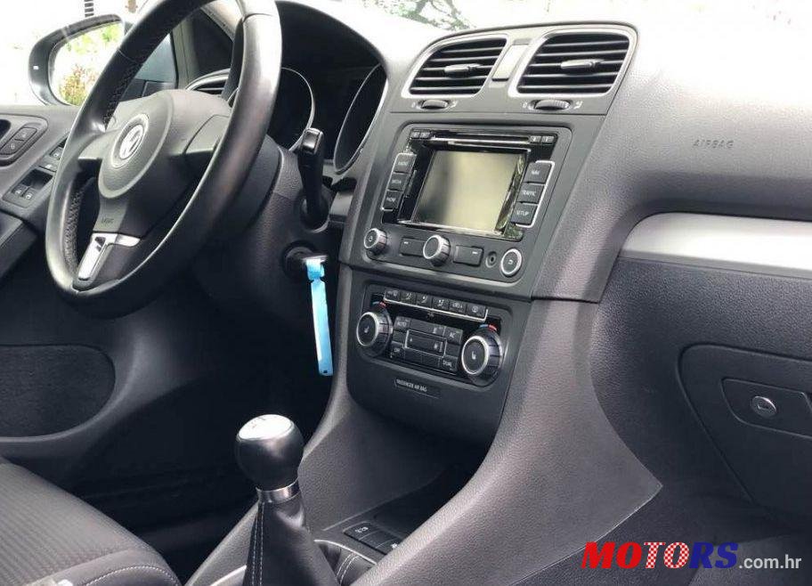 2010' Volkswagen Golf VI 1,6 Tdi photo #1