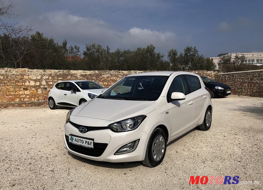 2013' Hyundai i20 photo #2