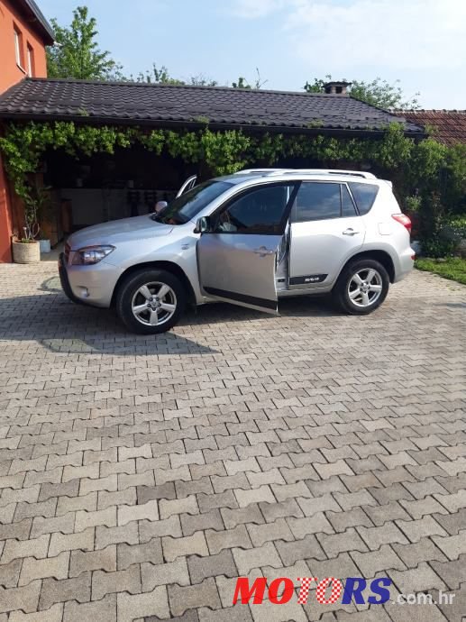 2010' Toyota RAV4 photo #1