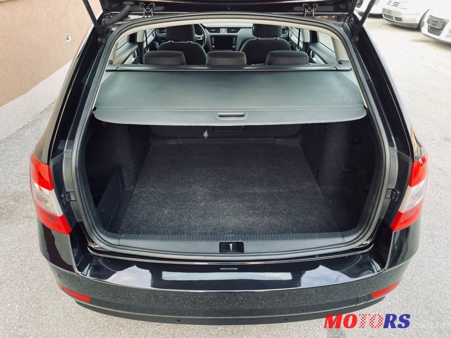 2017' Skoda Octavia Combi photo #3