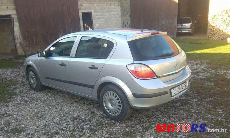 2005' Opel Astra 1,7 Cdti photo #1