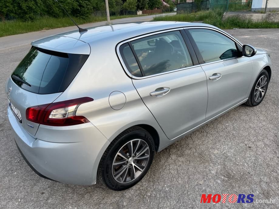 2014' Peugeot 308 2,0 photo #3