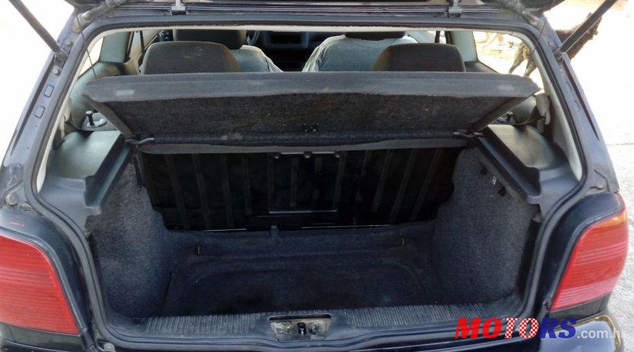 2001' Volkswagen Polo 1,0 photo #2