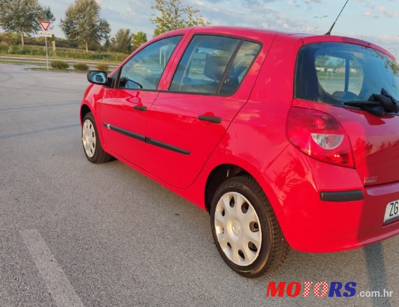 2007' Renault Clio 1,2 16V photo #4