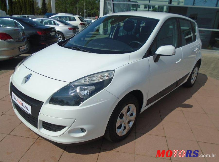 2011' Renault Scenic 1,5 Dci photo #2