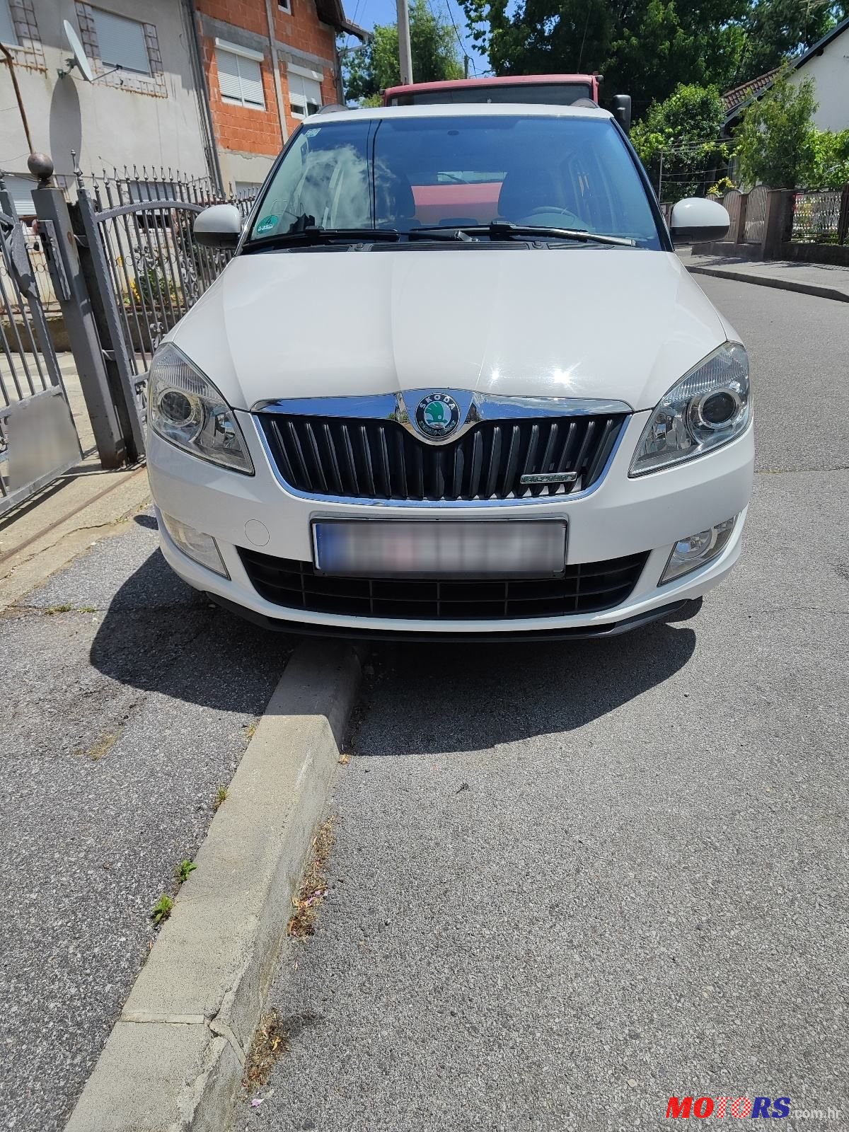 2011' Skoda Fabia Combi photo #1