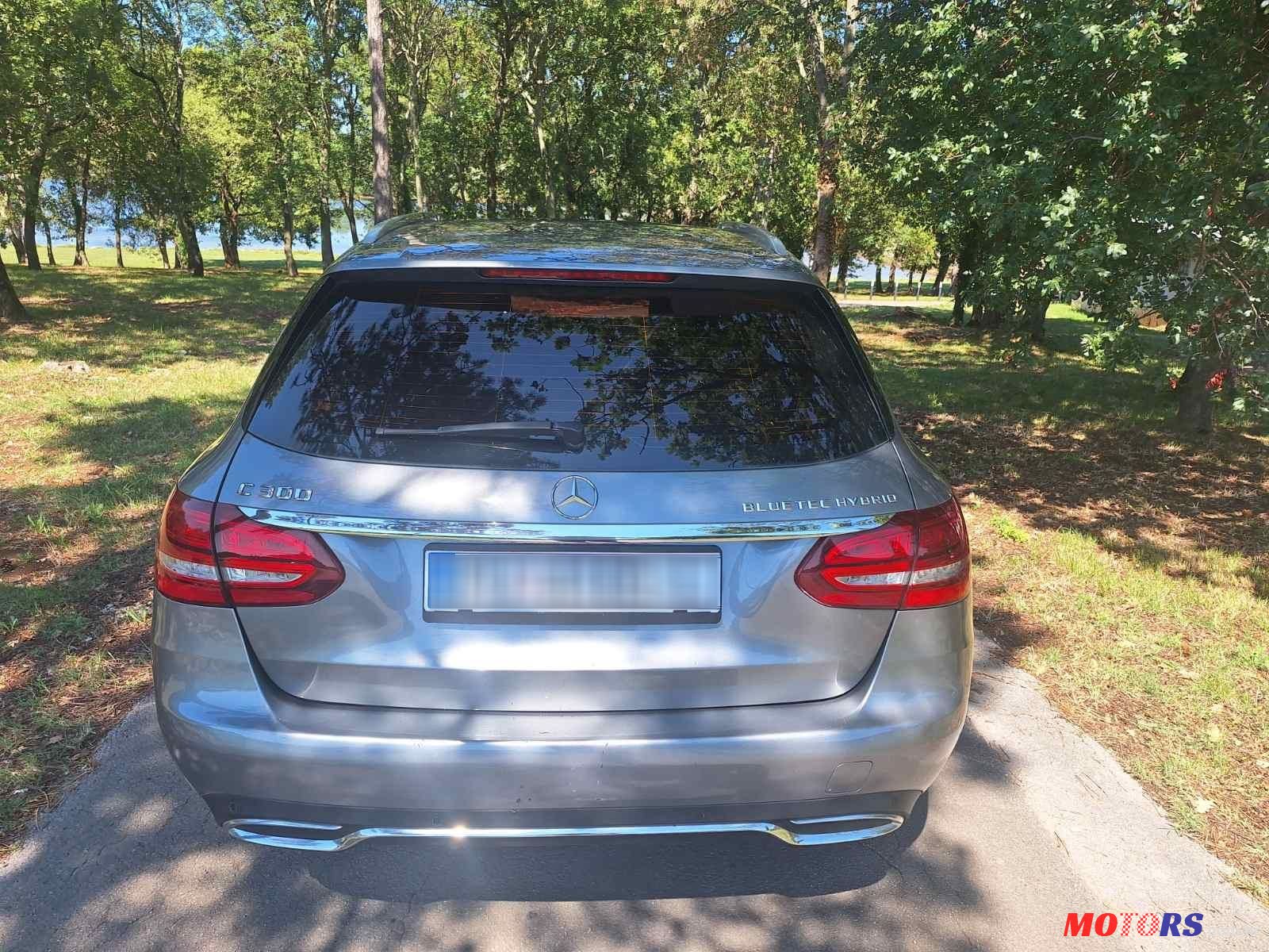 2015' Mercedes-Benz C-Klasa C 300 H T photo #4