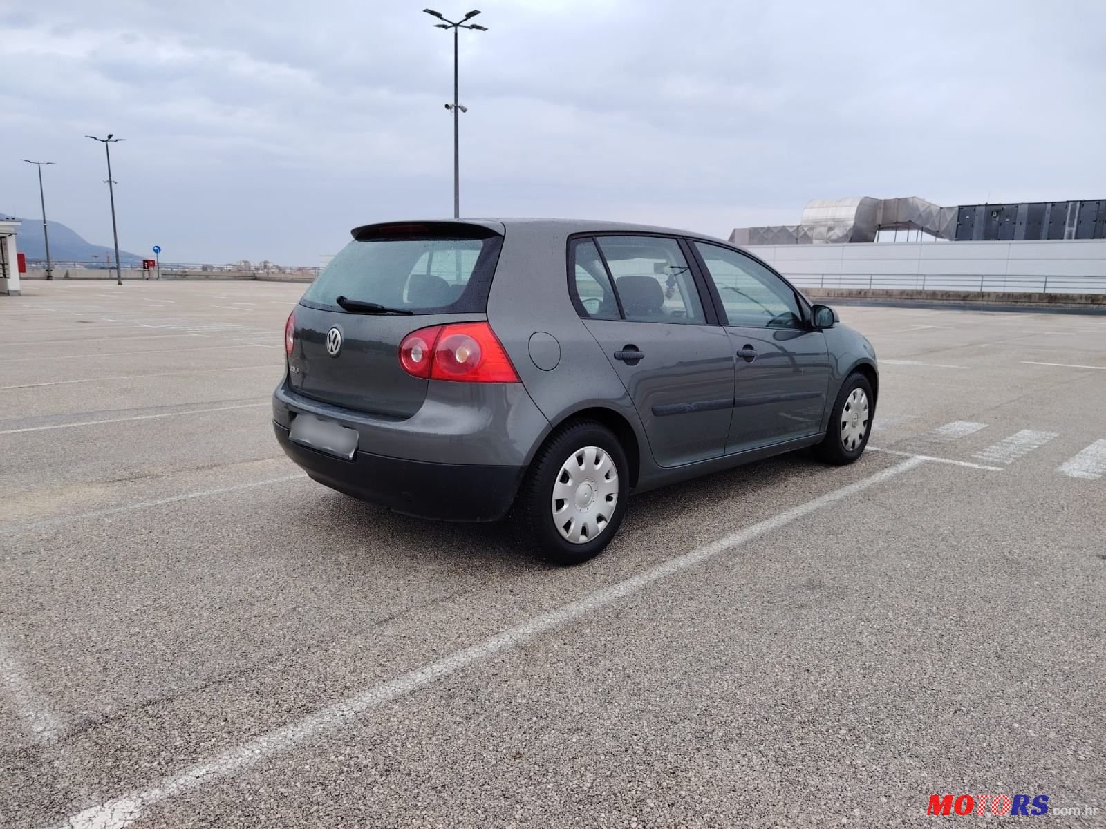 2004' Volkswagen Golf V 1,4 photo #6