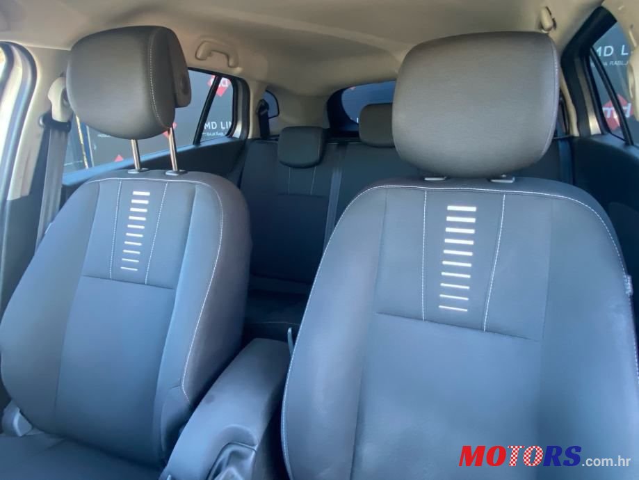 2011' Renault Megane Grandtour photo #4