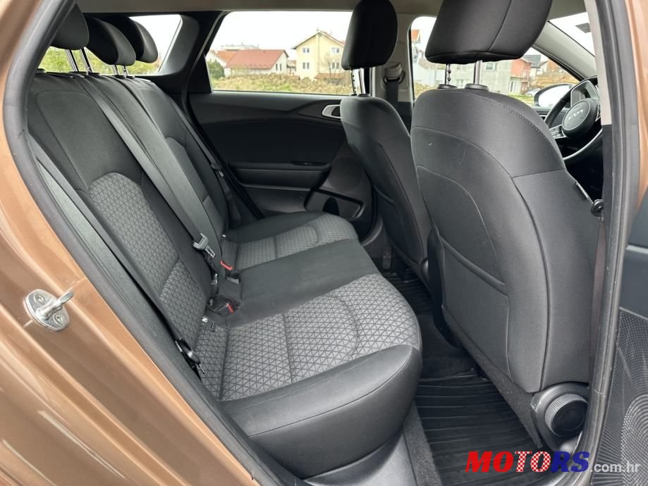 2022' Kia Ceed Sportswagon photo #6