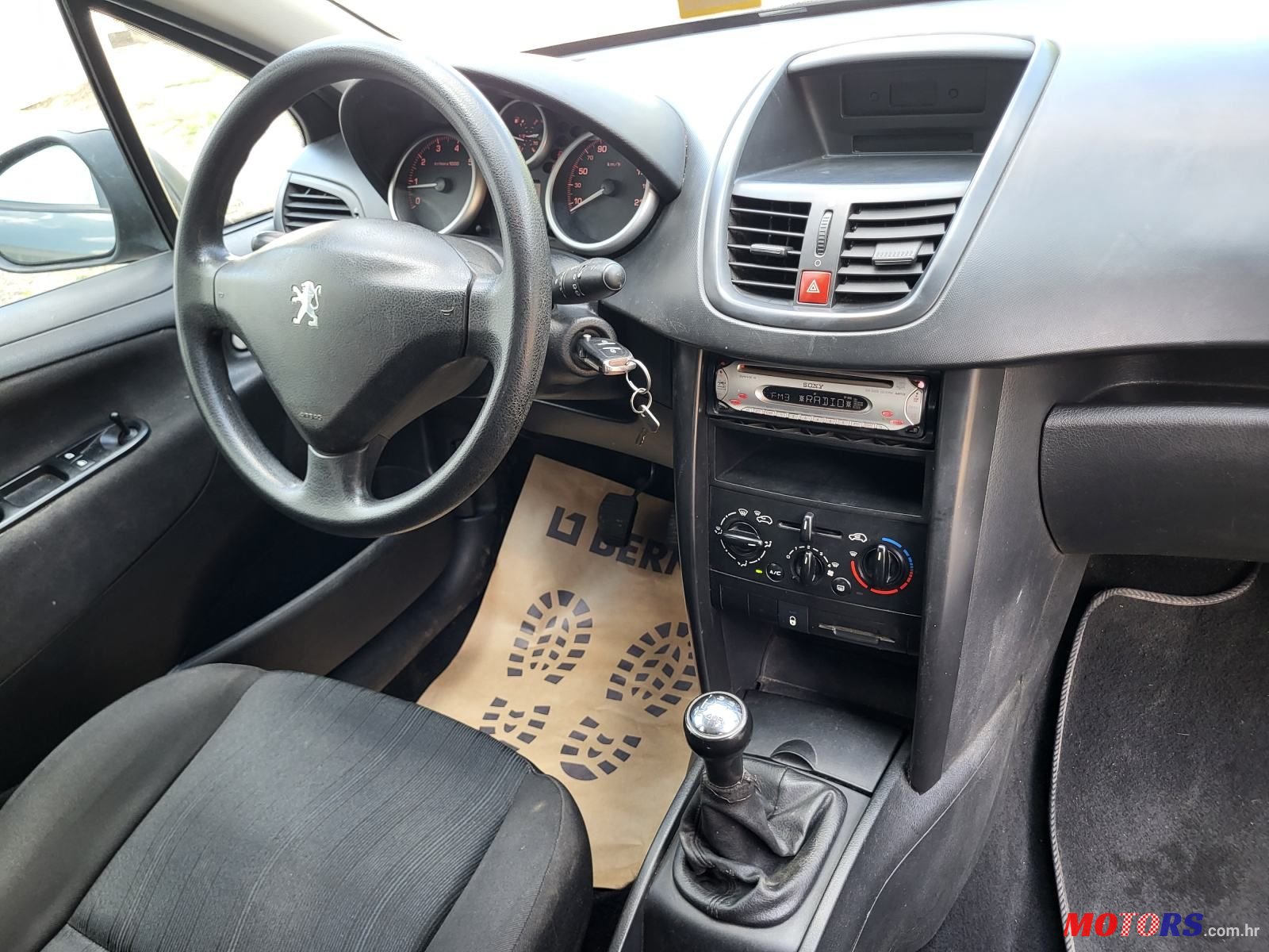 2007' Peugeot 207 Sw photo #2