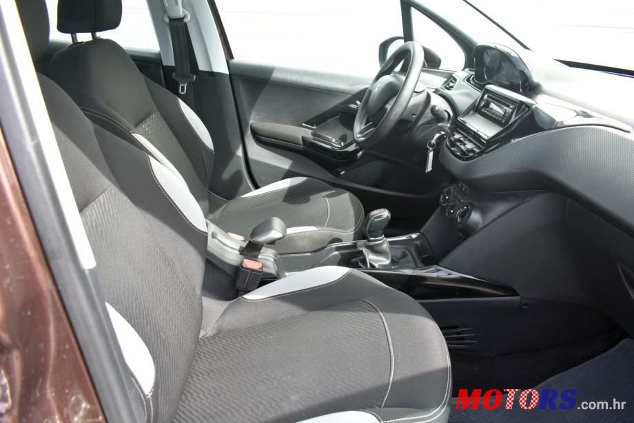 2015' Peugeot 2008 photo #5