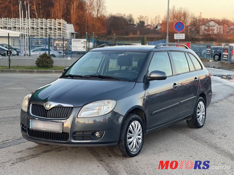 2009' Skoda Fabia Combi photo #1